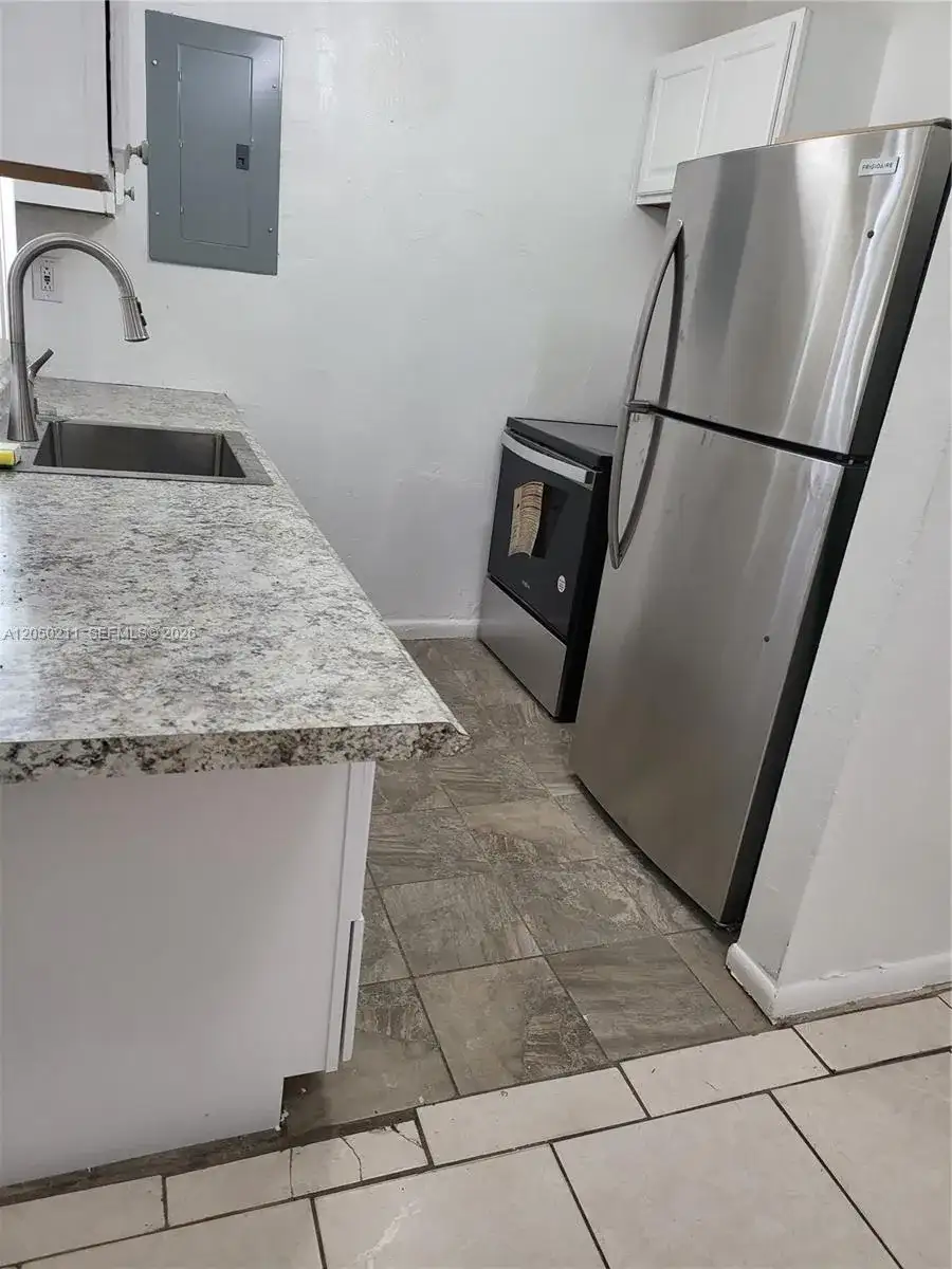 755 NW 84th St, Miami FL 33150 photo 3