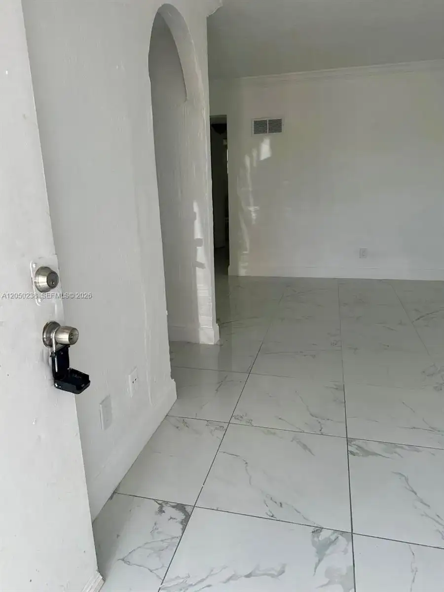 7101 SW 89th Ct # 104, Miami FL 33173 photo 4