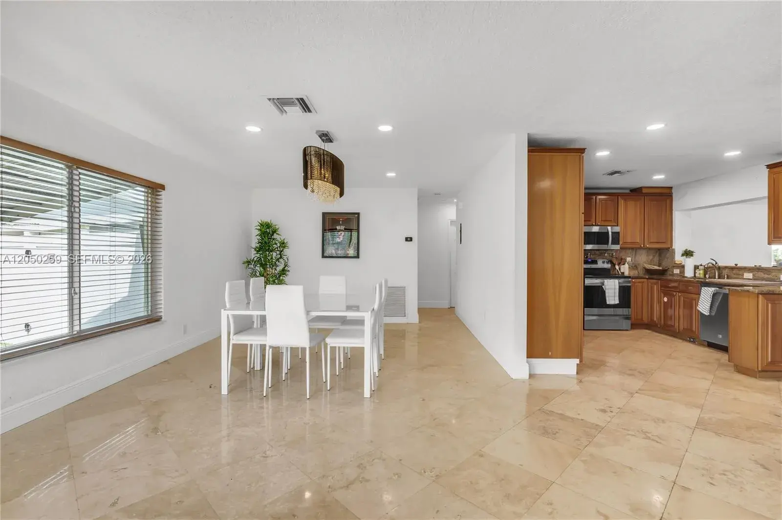 2424 NE 18th Ave, Wilton Manors FL 33305