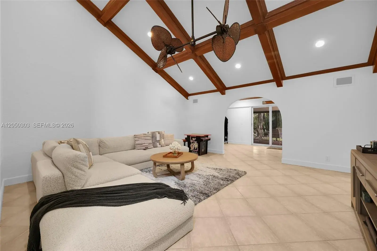 6879 Palm Grove Ct, Palm Beach Gardens FL 33418