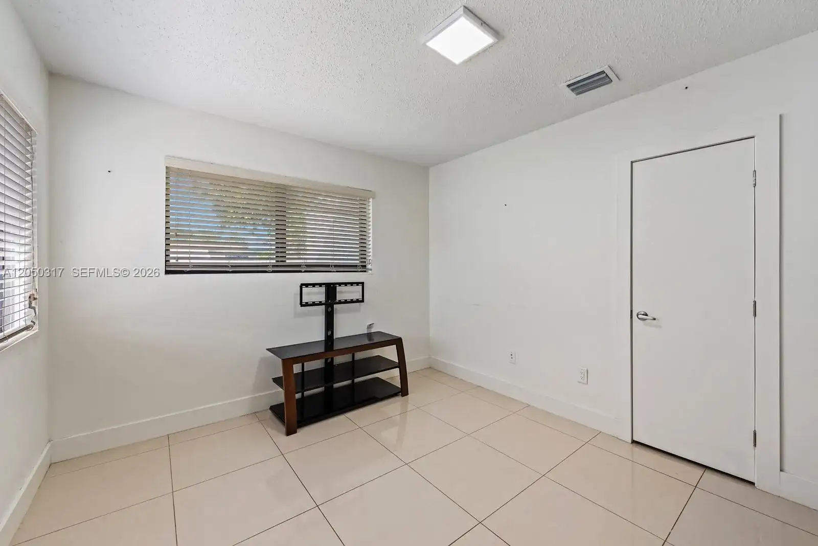 1911 NW 30th St # 3, Miami FL 33142 photo 2