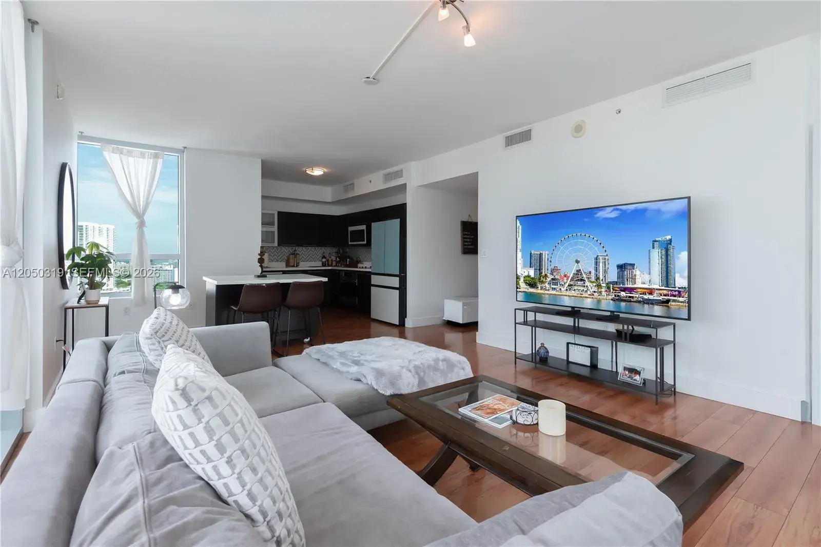 90 SW 3rd St # 2113, Miami FL 33130
