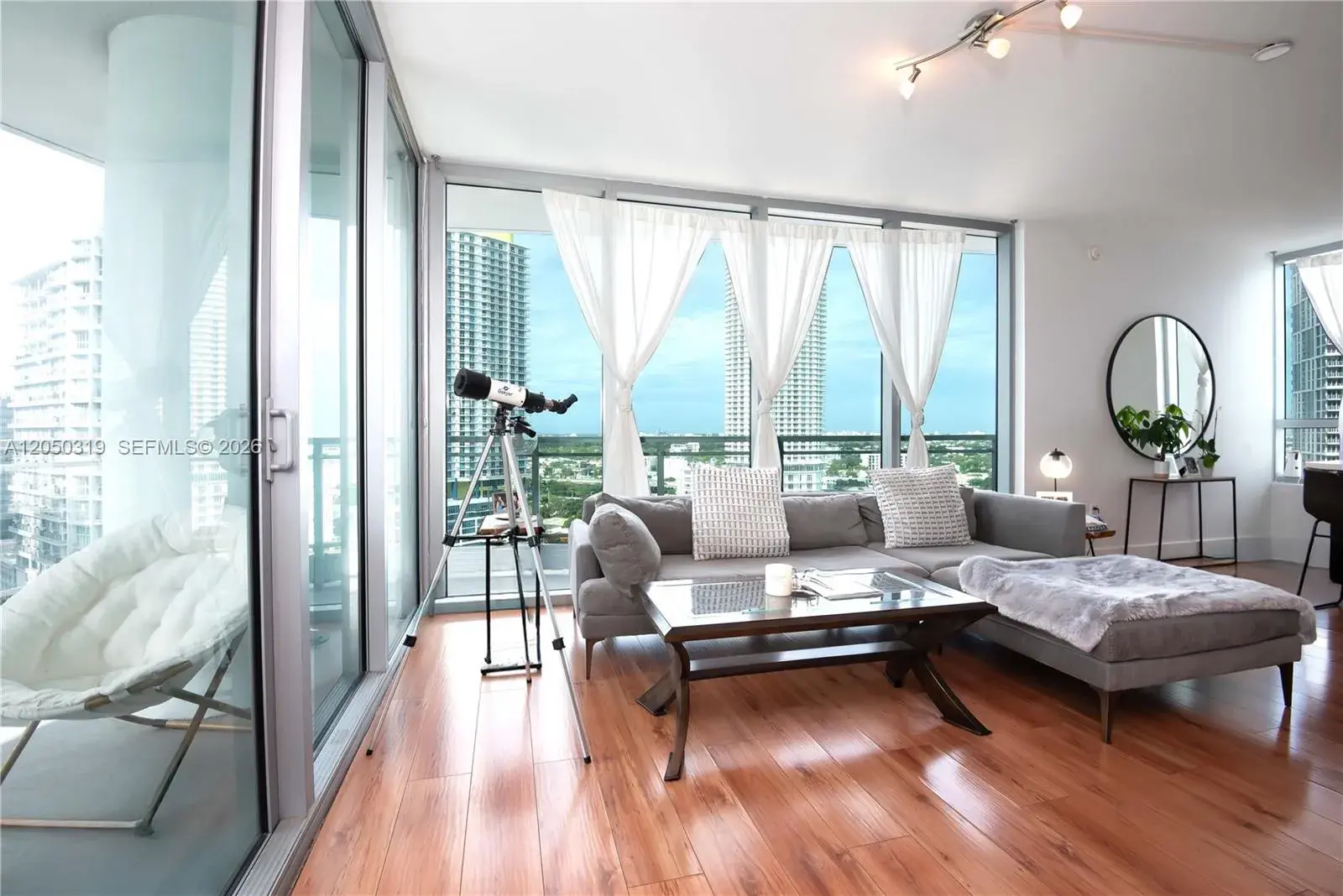 90 SW 3rd St # 2113, Miami FL 33130
