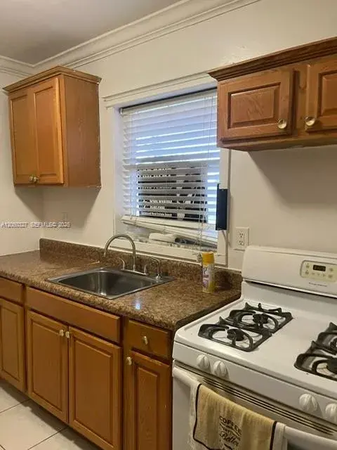 1265 W 24th St # 121, Hialeah FL 33010