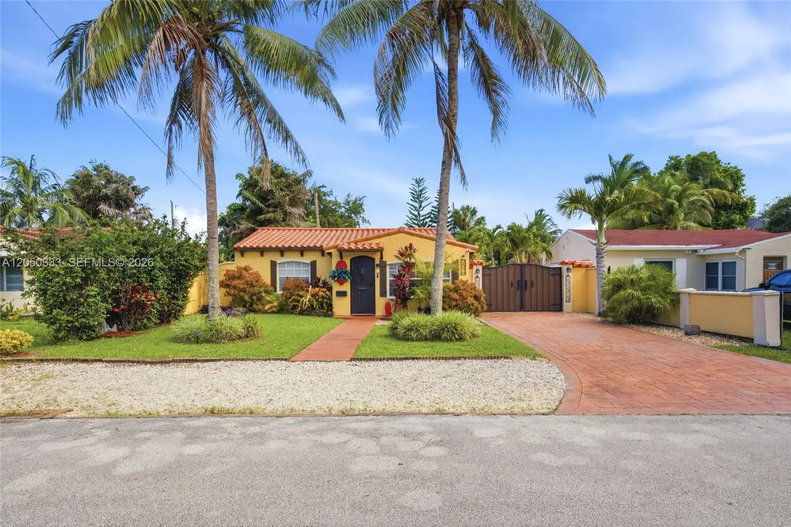 2538 Liberty St, Hollywood FL 33020