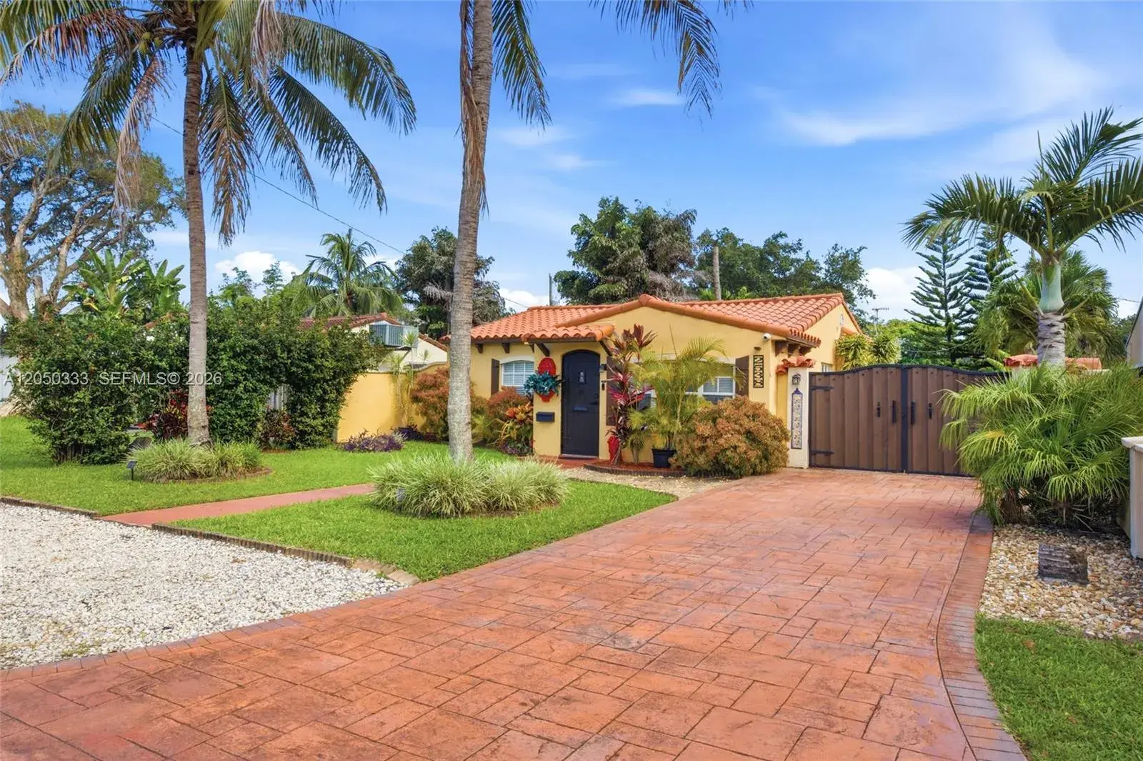2538 Liberty St, Hollywood FL 33020