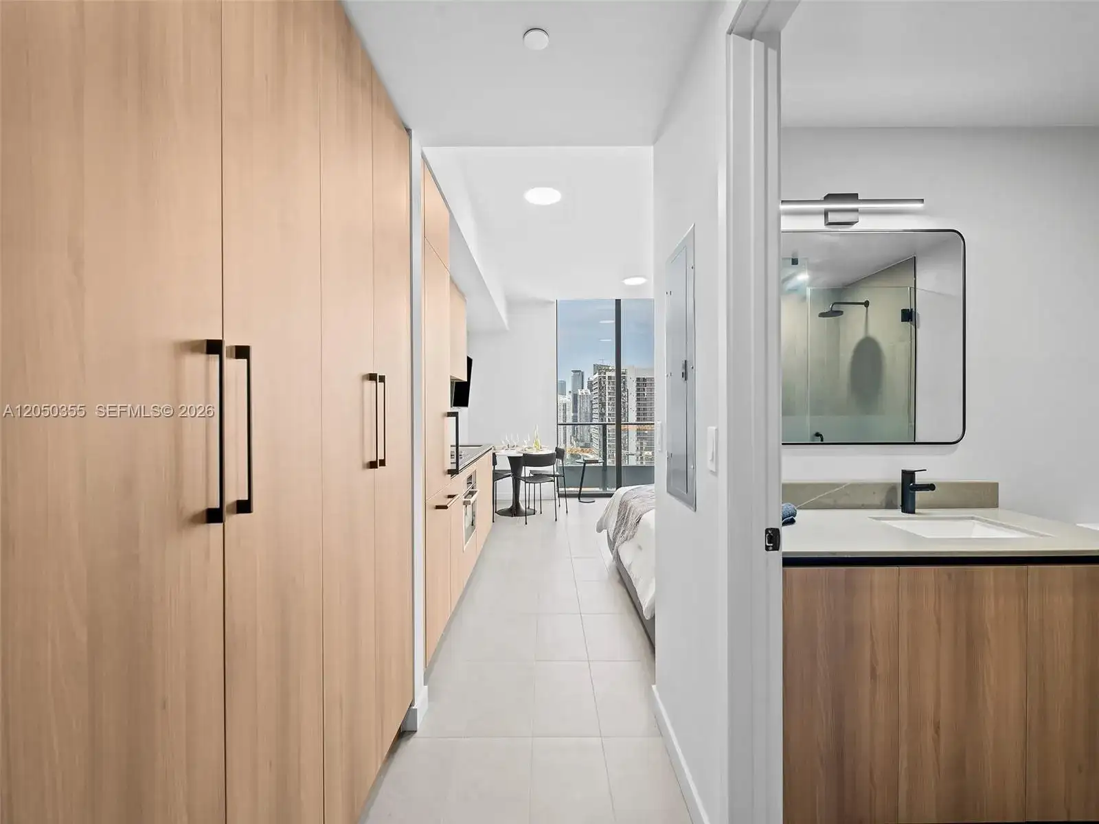 121 NE 5th St # 3704, Miami FL 33132 photo 4