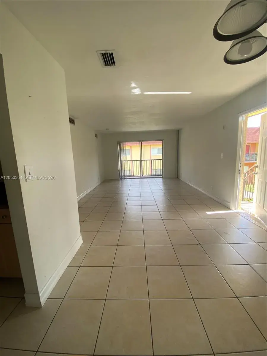 2840 NW 55th Ave # 2D, Lauderhill FL 33313