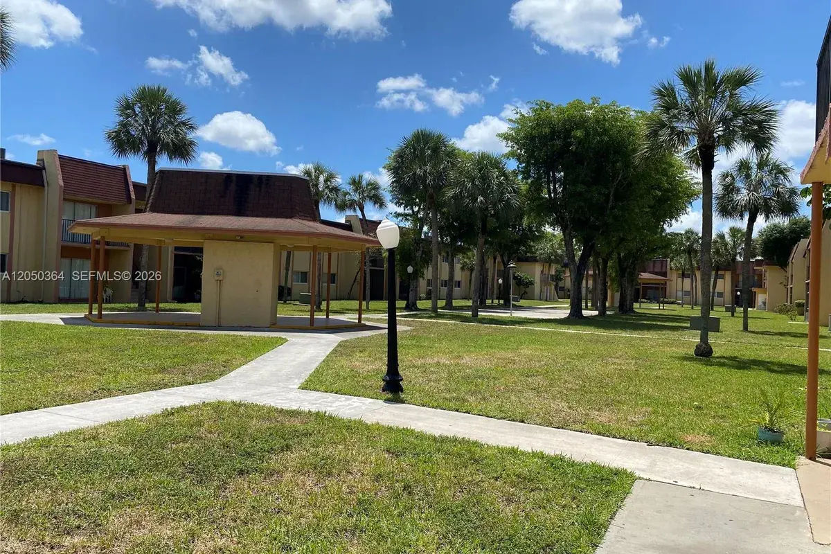 2840 NW 55th Ave # 2D, Lauderhill FL 33313