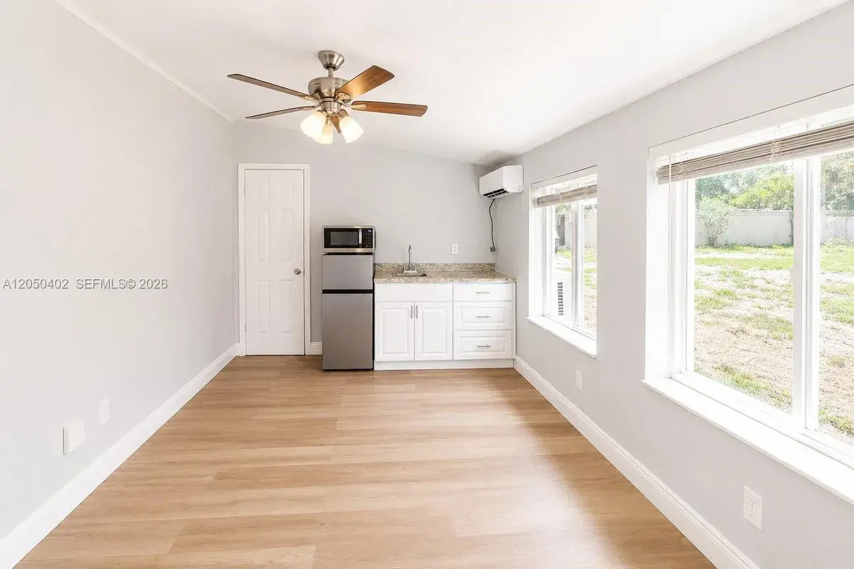 2511 SW 3rd St # B, Fort Lauderdale FL 33312