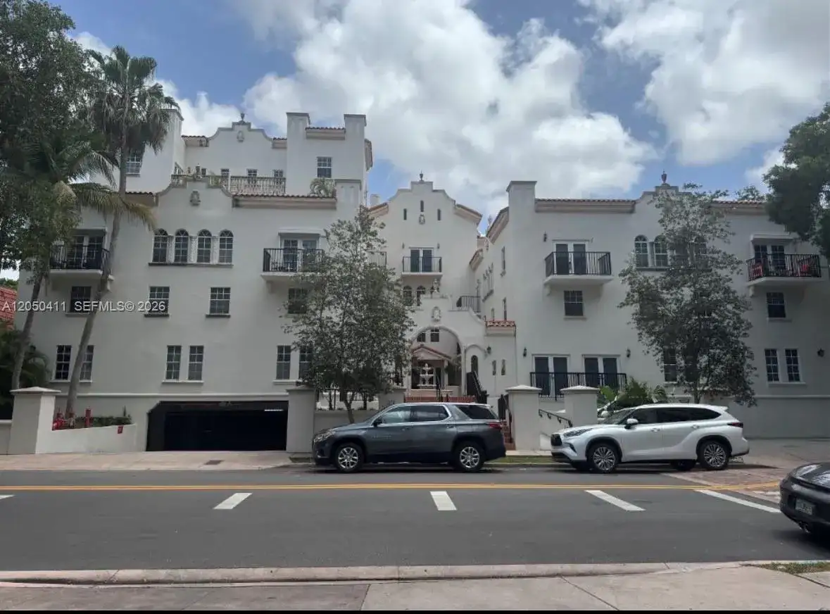 323 Navarre Ave # 203, Coral Gables FL 33134 photo 2