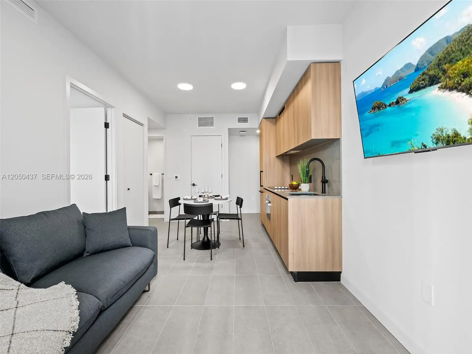 121 NE 5th St # 3706, Miami FL 33132