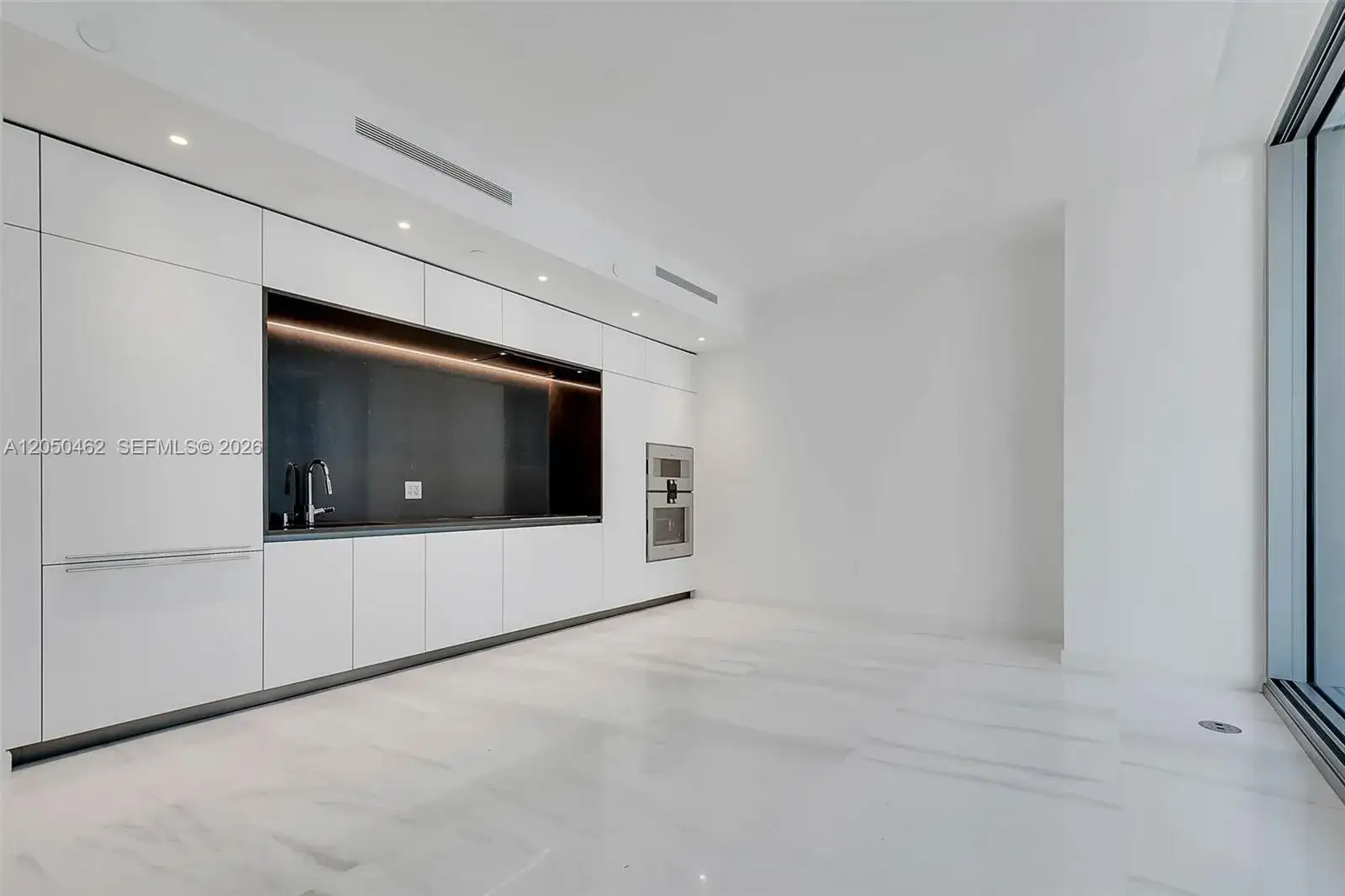300 Biscayne Boulevard Way # 3008W, Miami FL 33131 photo 4