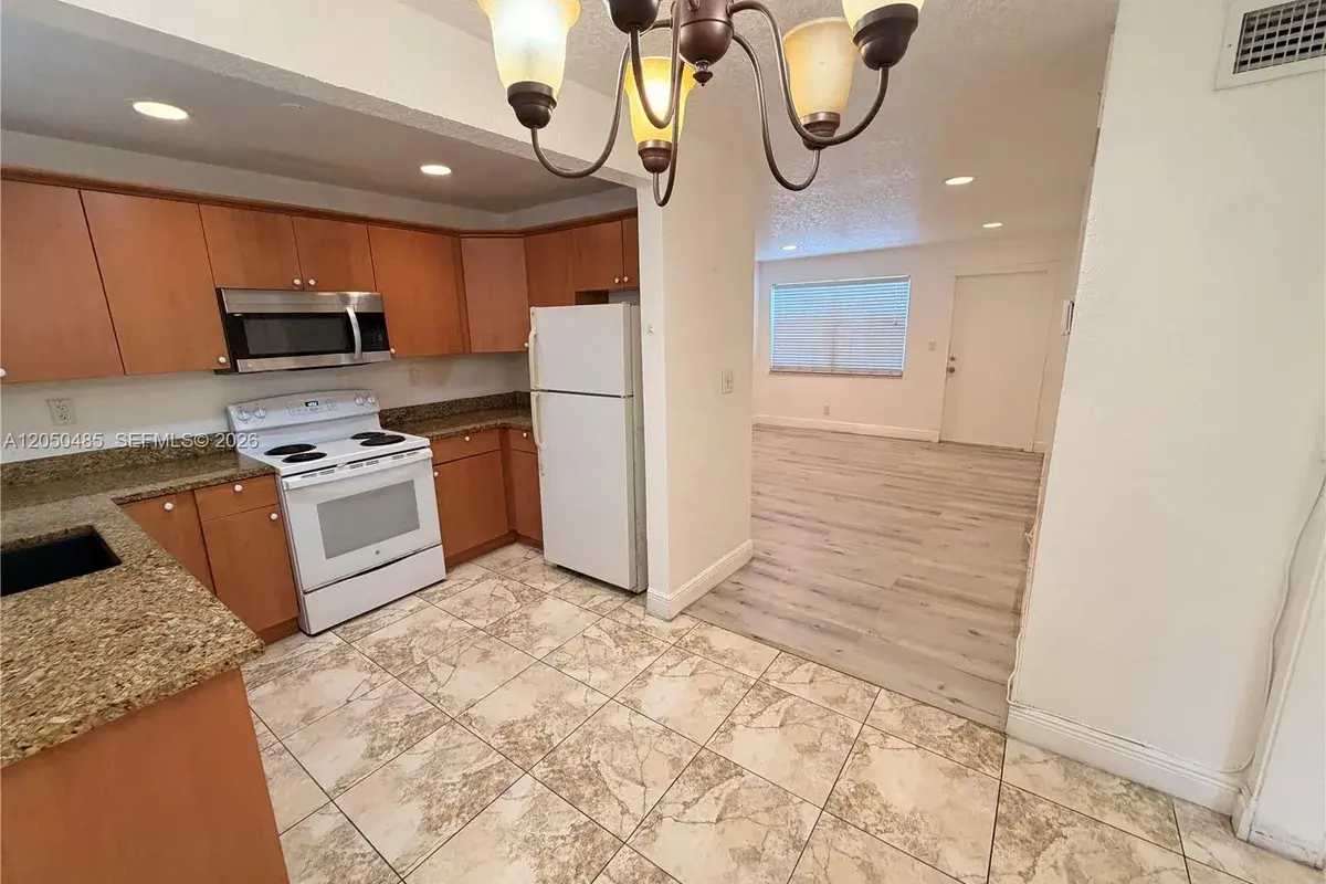 2826 Van Buren St # 2, Hollywood FL 33020