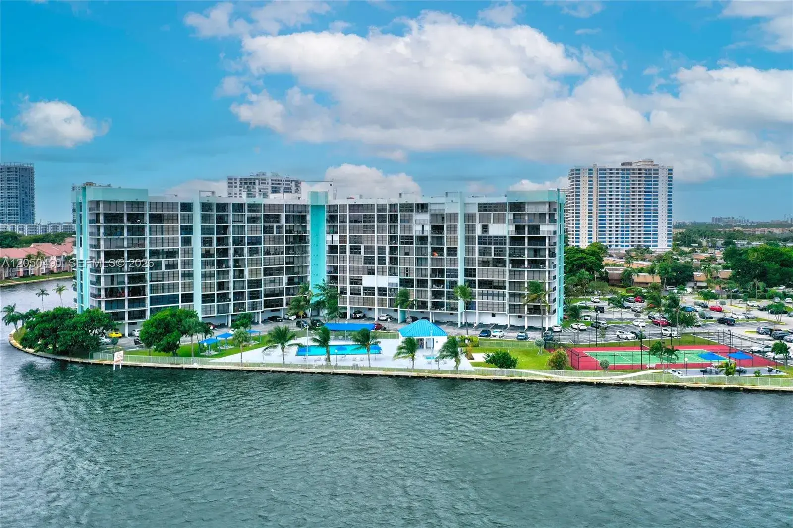 200 E Leslie Dr # 722, Hallandale Beach FL 33009