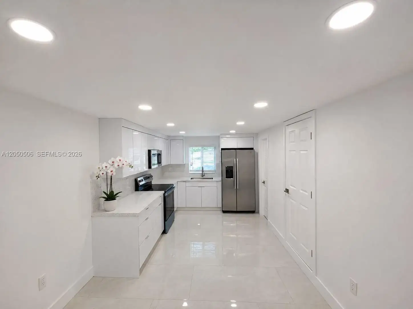 5190 E 1st Ave # B, Hialeah FL 33013 photo 3