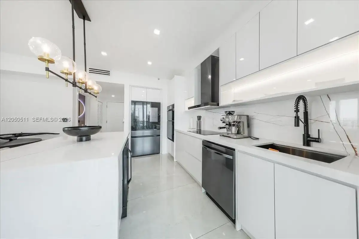 350 S Miami Ave # 2314, Miami FL 33130 photo 2