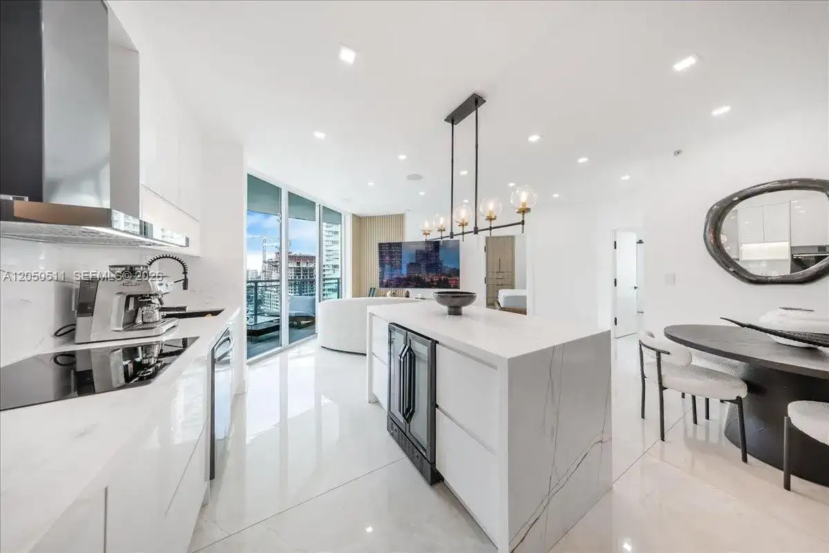 350 S Miami Ave # 2314, Miami FL 33130 photo 4