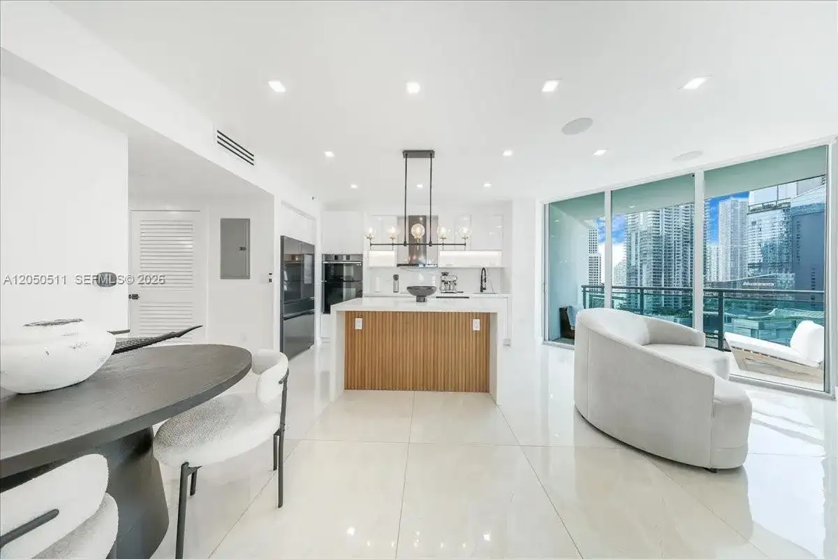 350 S Miami Ave # 2314, Miami FL 33130 photo 5