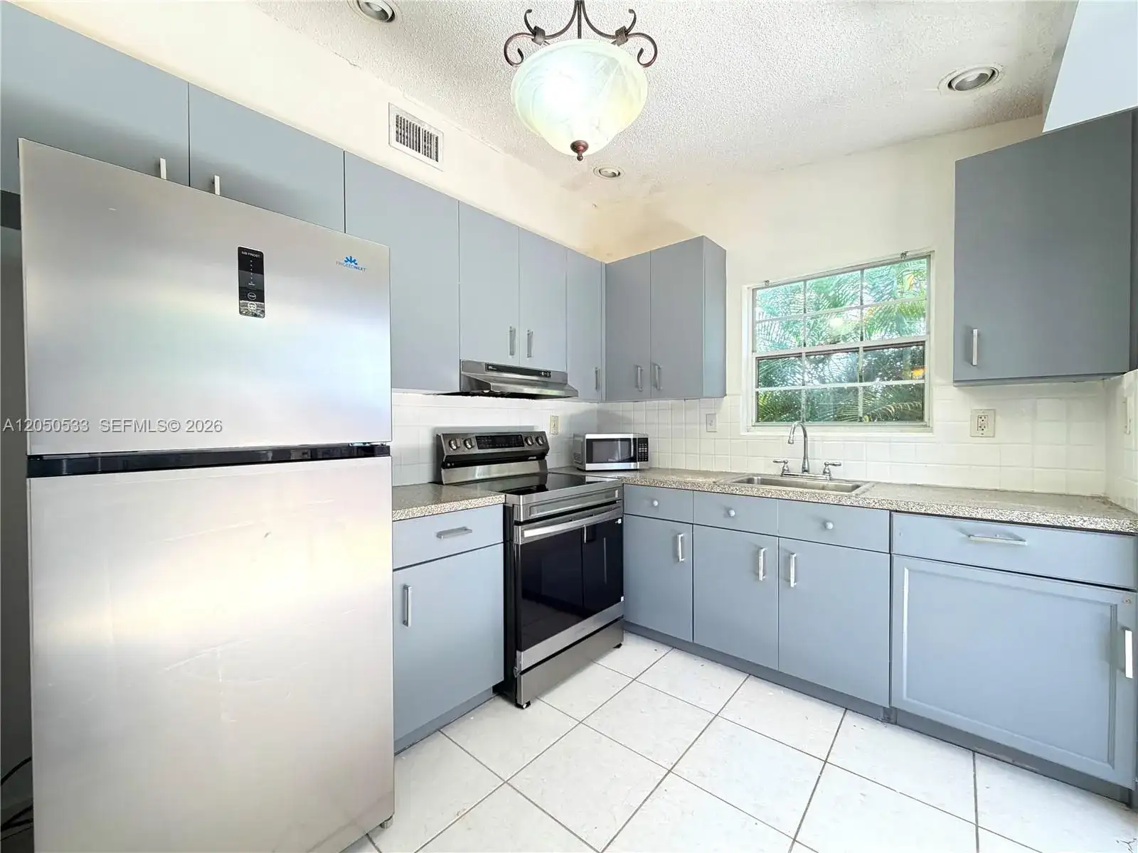 9850 W Heather Ln, Miramar FL 33025 photo 2