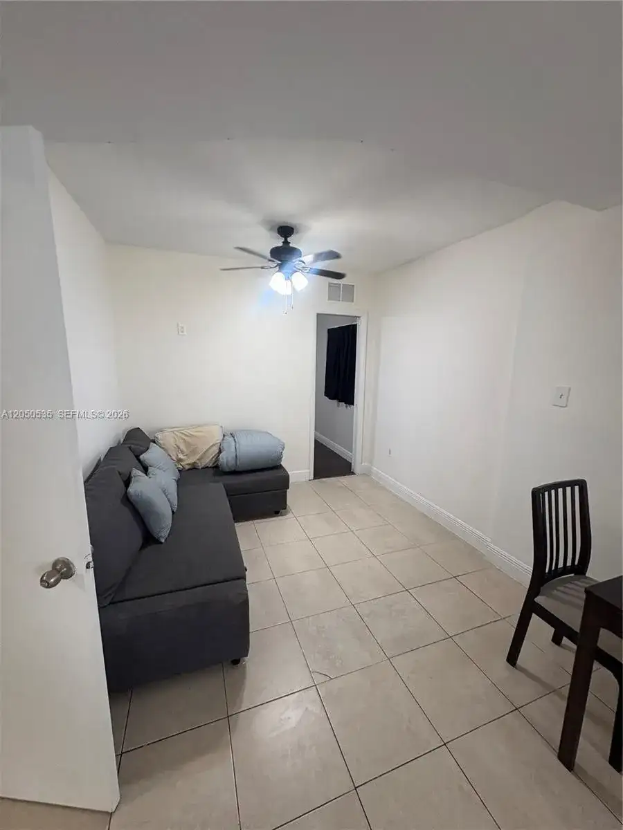 812 SW SW 19 Ave, Miami FL 33135 photo 2