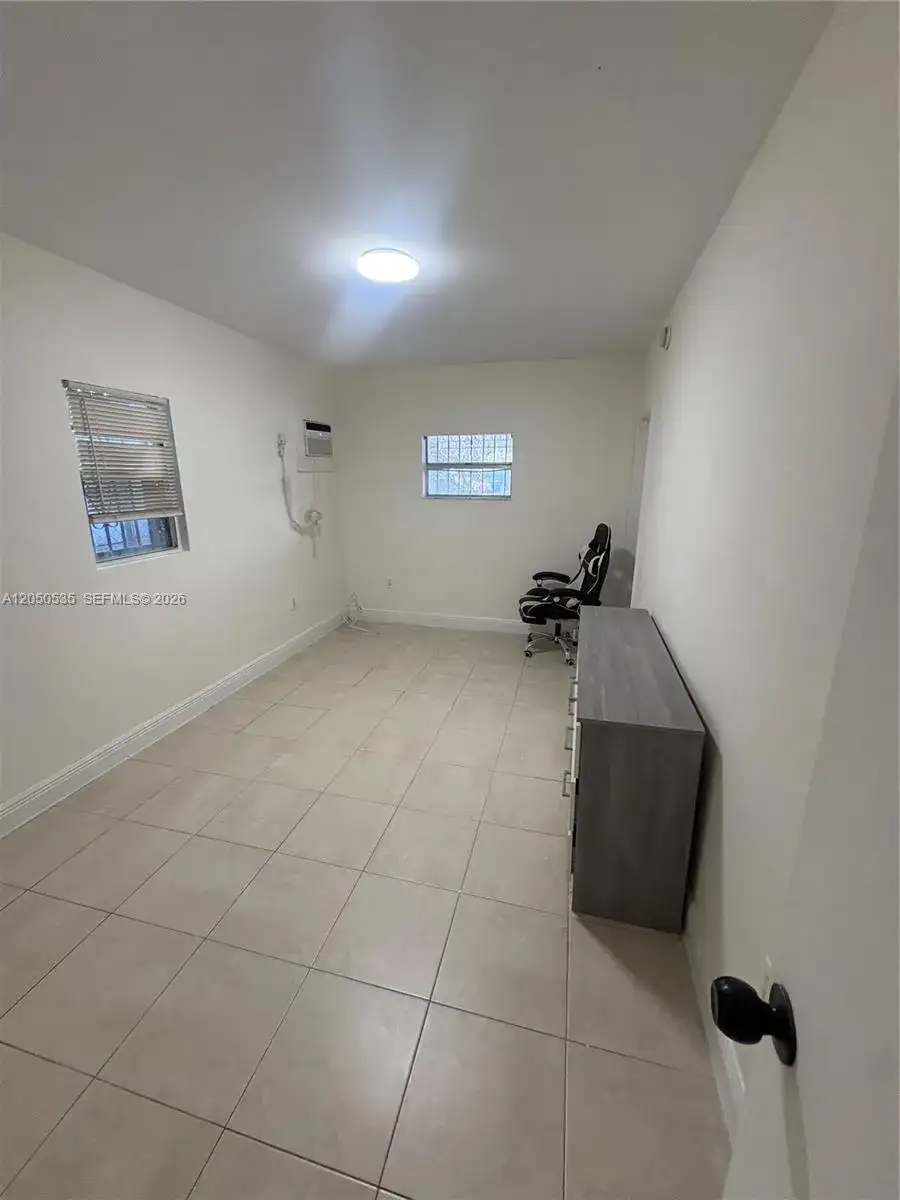 812 SW SW 19 Ave, Miami FL 33135 photo 4