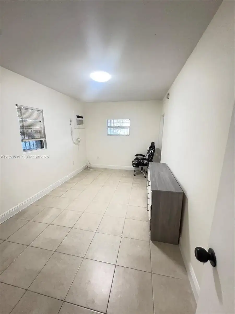 812 SW SW 19 Ave, Miami FL 33135 photo 5