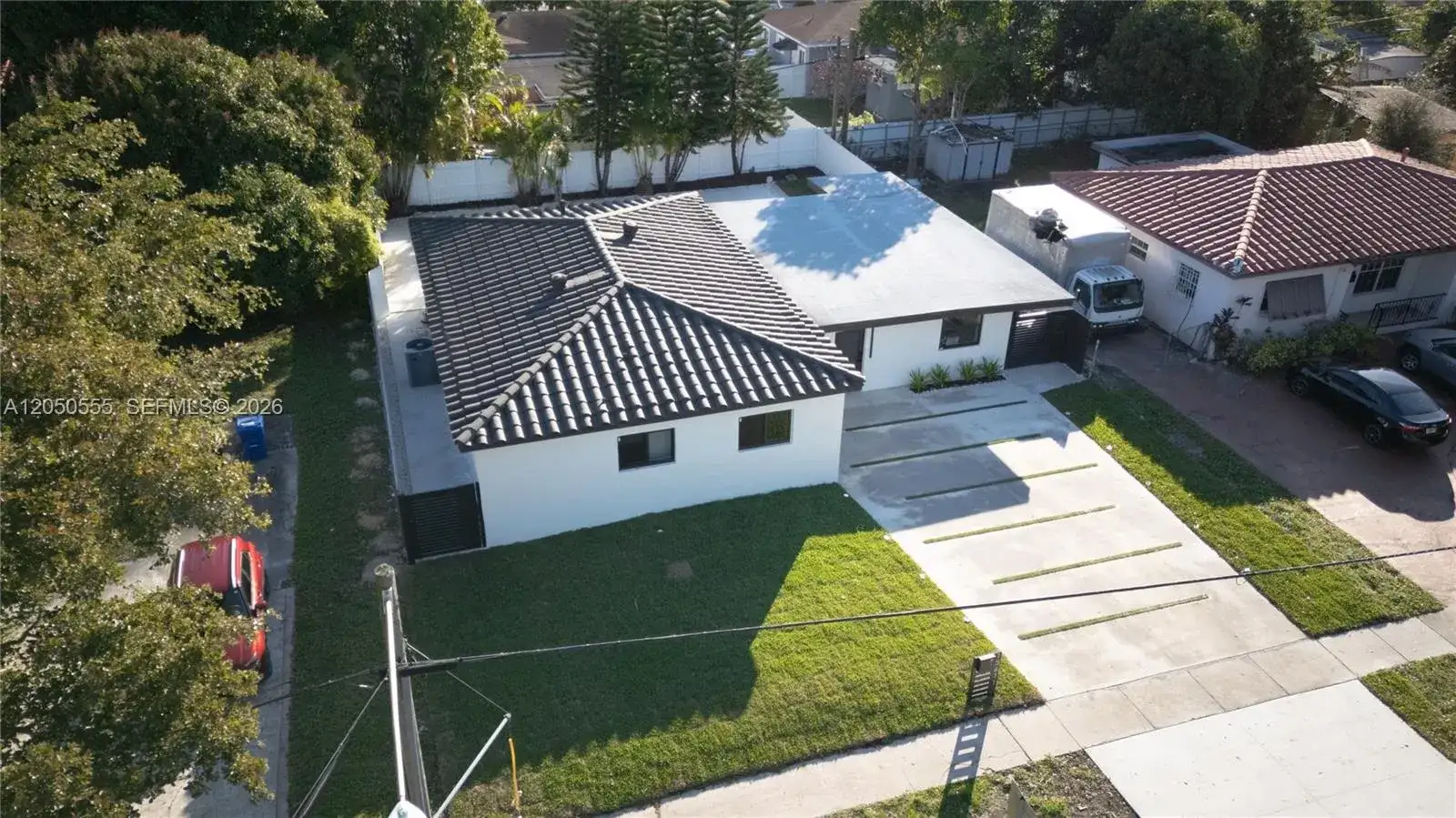 15411 NE 10th Ave, North Miami Beach FL 33162 photo 2