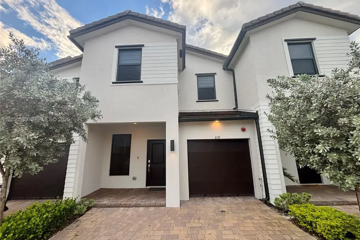 218 SW 159th Ct, Pembroke Pines FL 33027