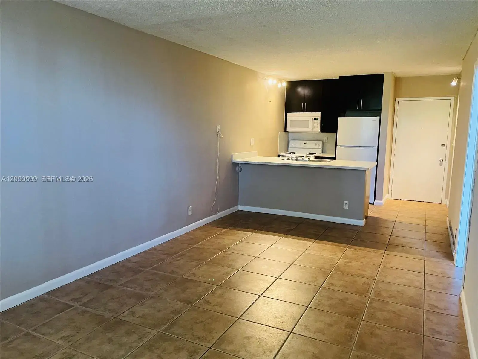 2401 Riverside Dr # B, Coral Springs FL 33065