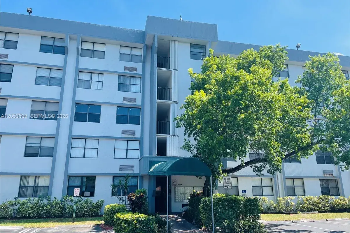 2401 Riverside Dr # B, Coral Springs FL 33065