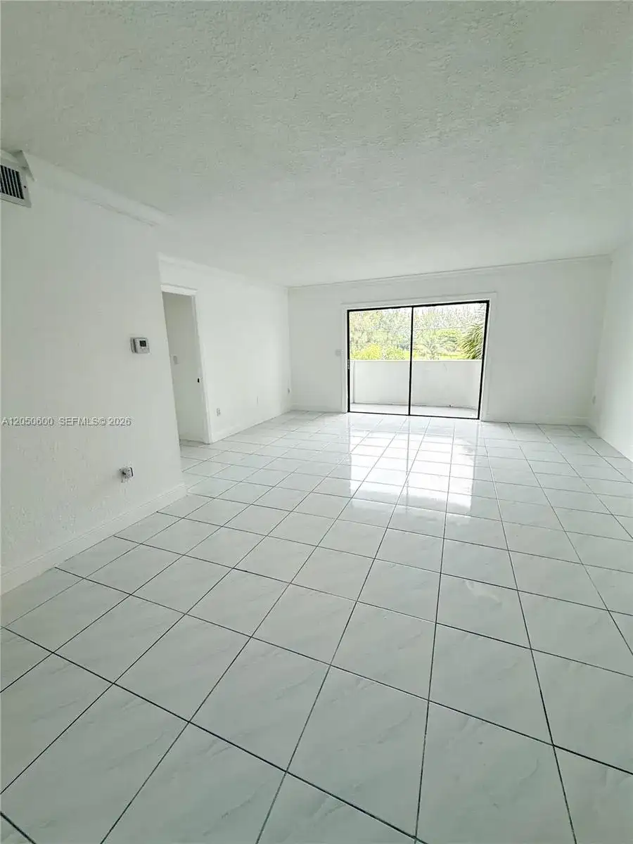 130 S Shore Dr # 3C, Miami Beach FL 33141 photo 2