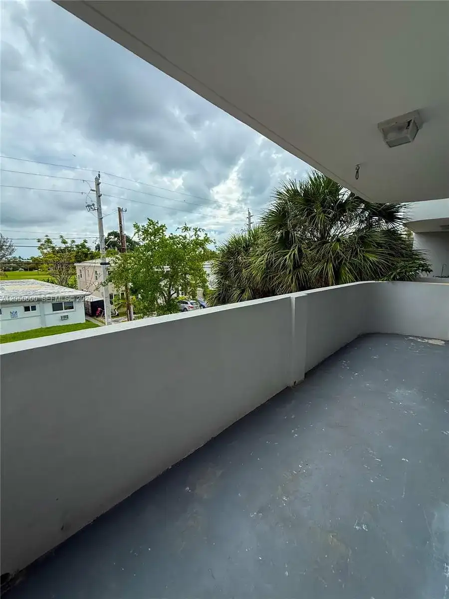 130 S Shore Dr # 3C, Miami Beach FL 33141 photo 4
