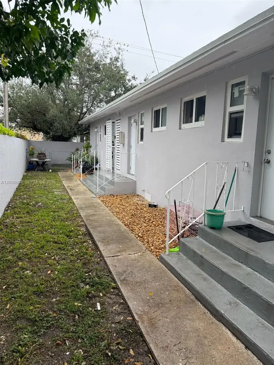 885 SW 29th Ave # 3, Miami FL 33135 photo 2