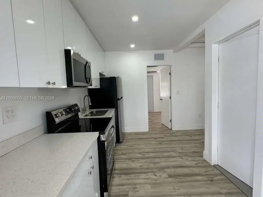 885 SW 29th Ave # 3, Miami FL 33135 photo 4