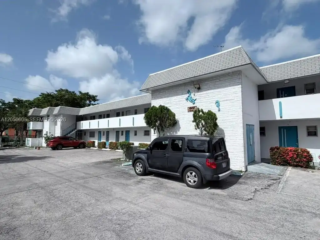 19051 NE 2nd Ave # 1503, Miami FL 33179 photo 2