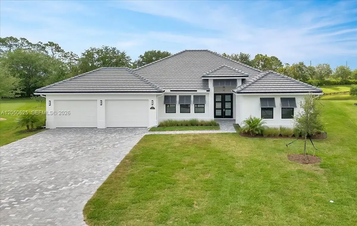 520 Caroline Dr, Vero Beach FL 32968 photo 3