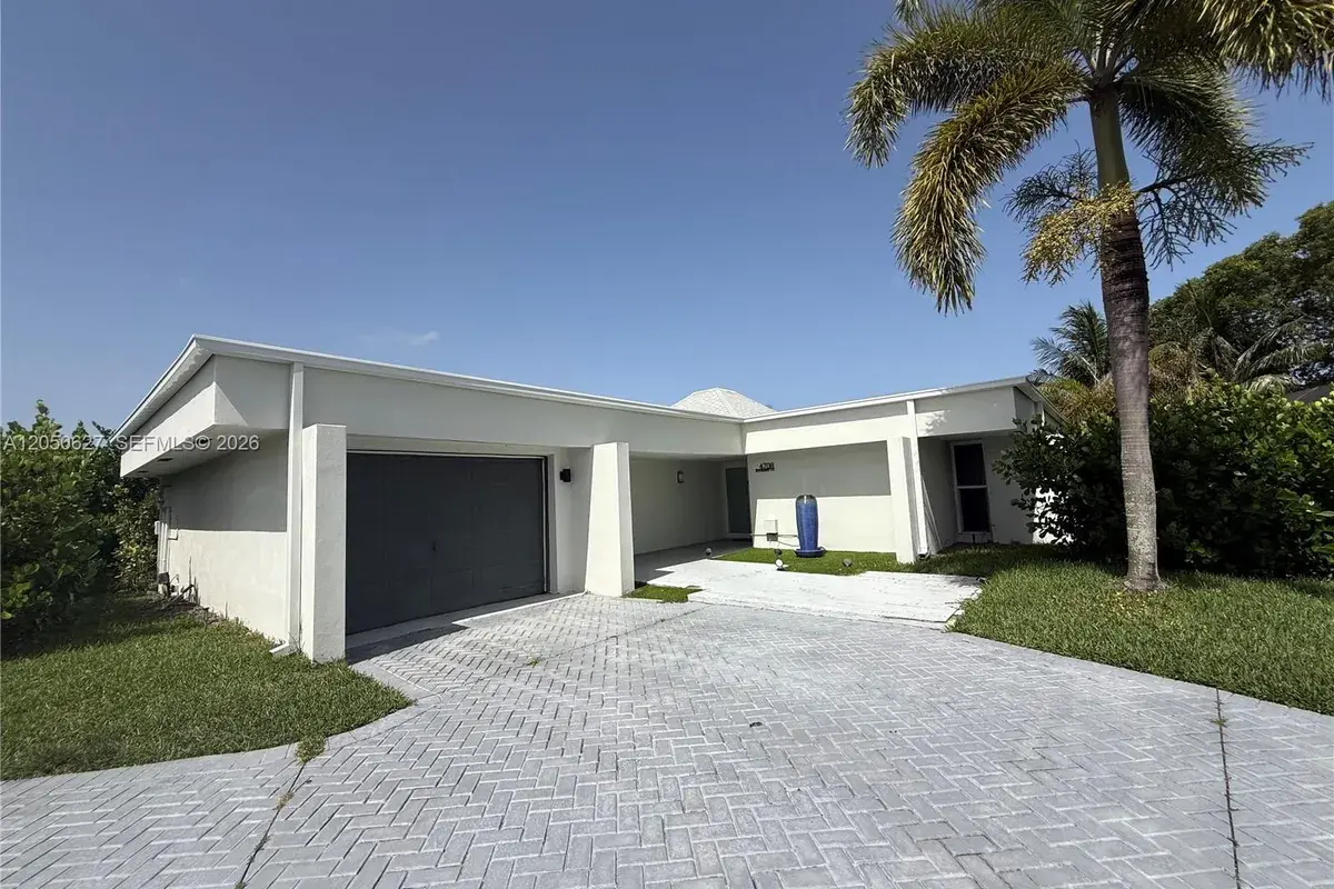 4708 Bayberry Ln, Tamarac FL 33319