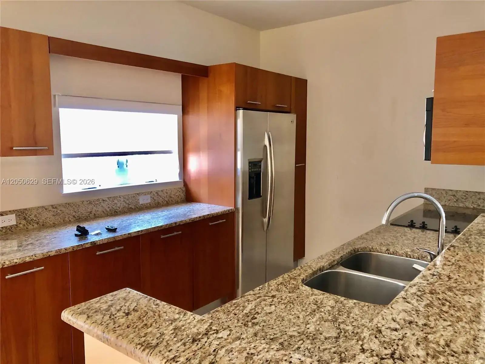 18451 NE 27th Pl, Aventura FL 33160 photo 3