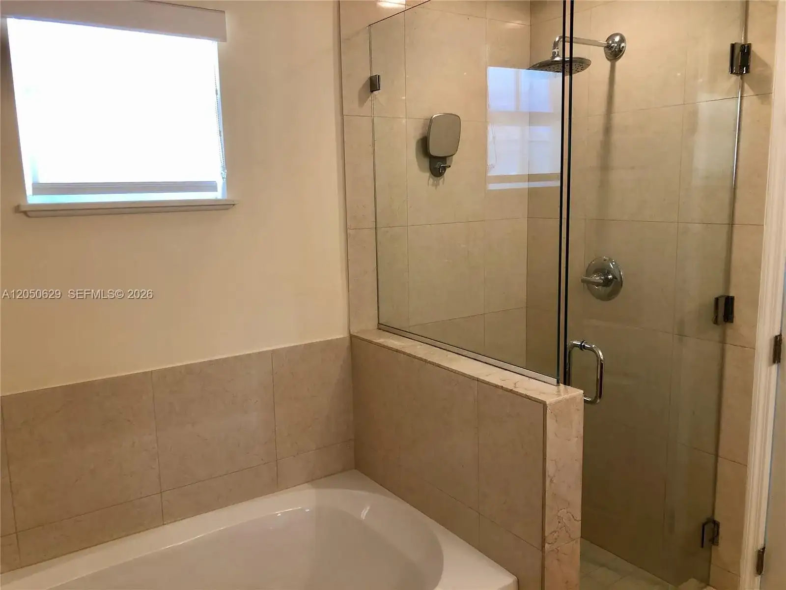 18451 NE 27th Pl, Aventura FL 33160 photo 4