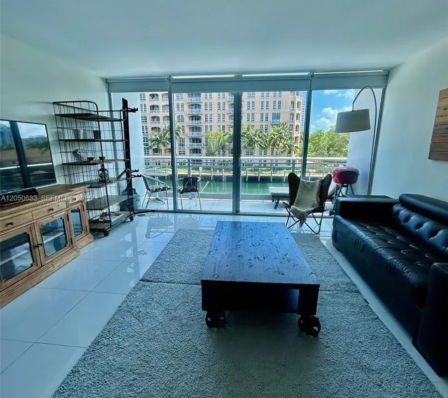 2950 NE 188th St # 216, Aventura FL 33180