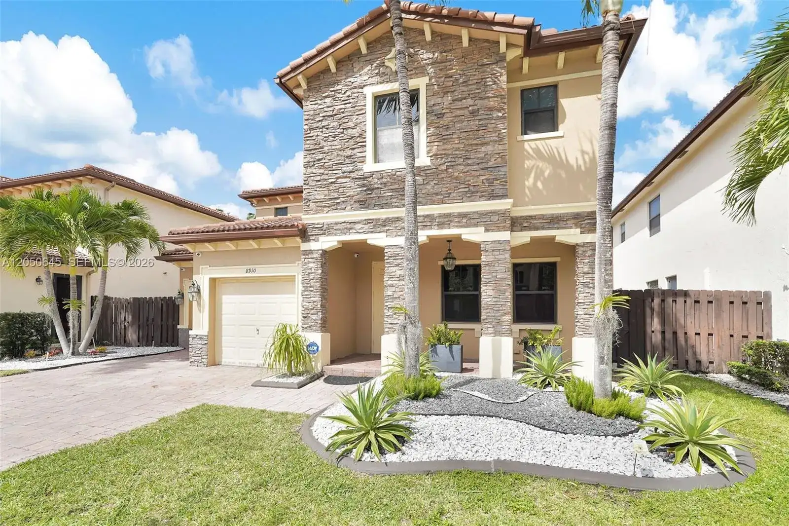 8910 NW 98th Ct, Doral FL 33178 photo 2