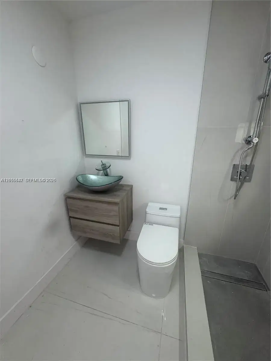 15725 NE 11th Ct, North Miami Beach FL 33162 photo 5