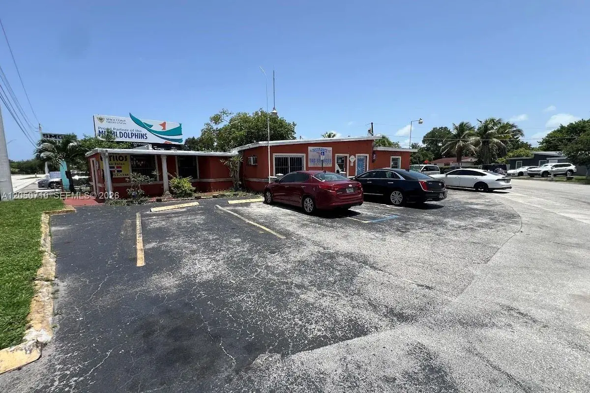 5720 W Hallandale Beach Blvd, West Park FL 33023