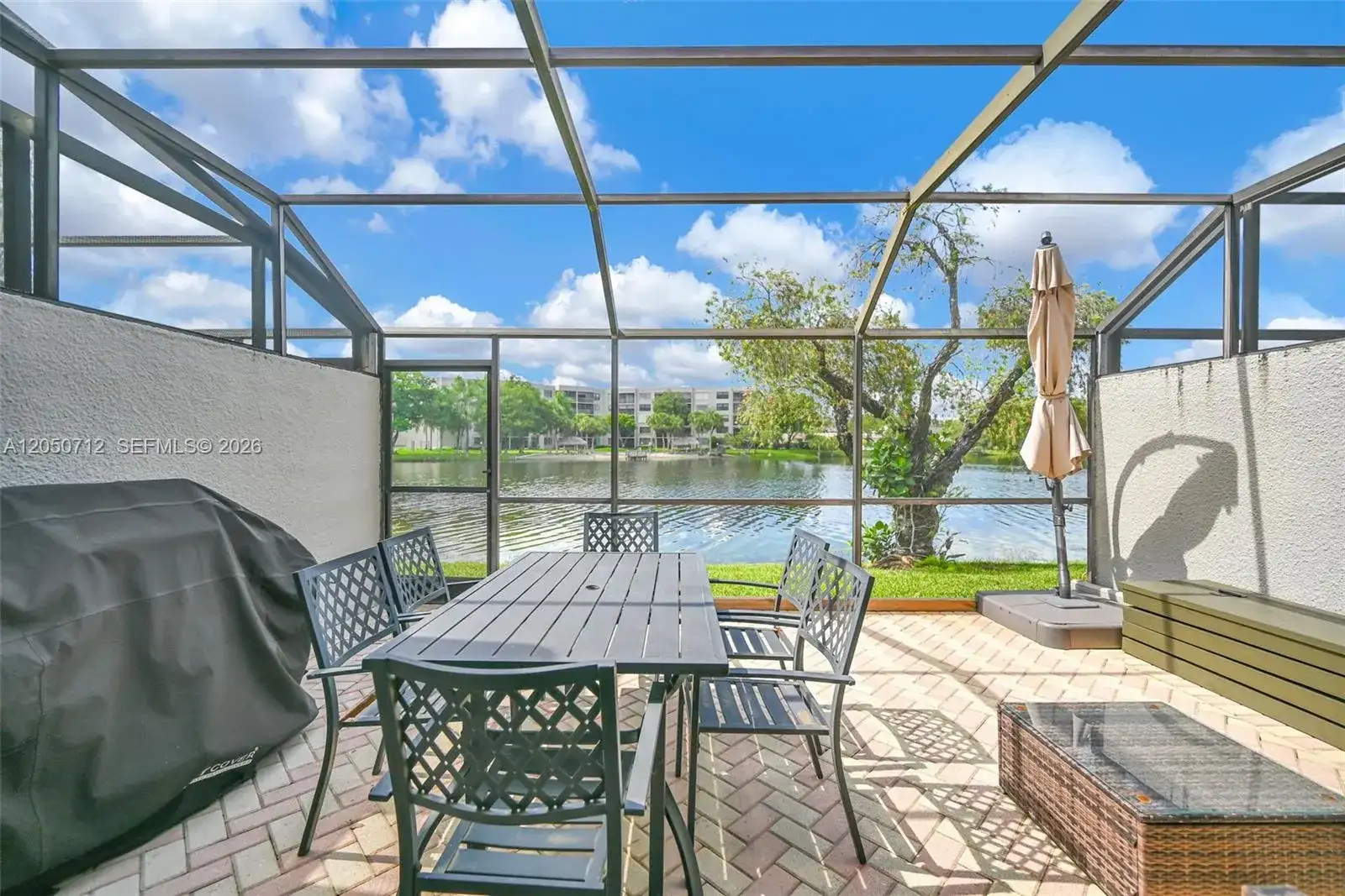11290 NW 14th Ct, Pembroke Pines FL 33026 photo 2