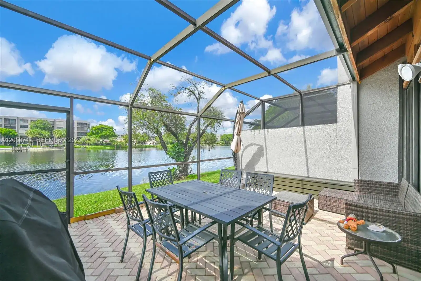 11290 NW 14th Ct, Pembroke Pines FL 33026 photo 3