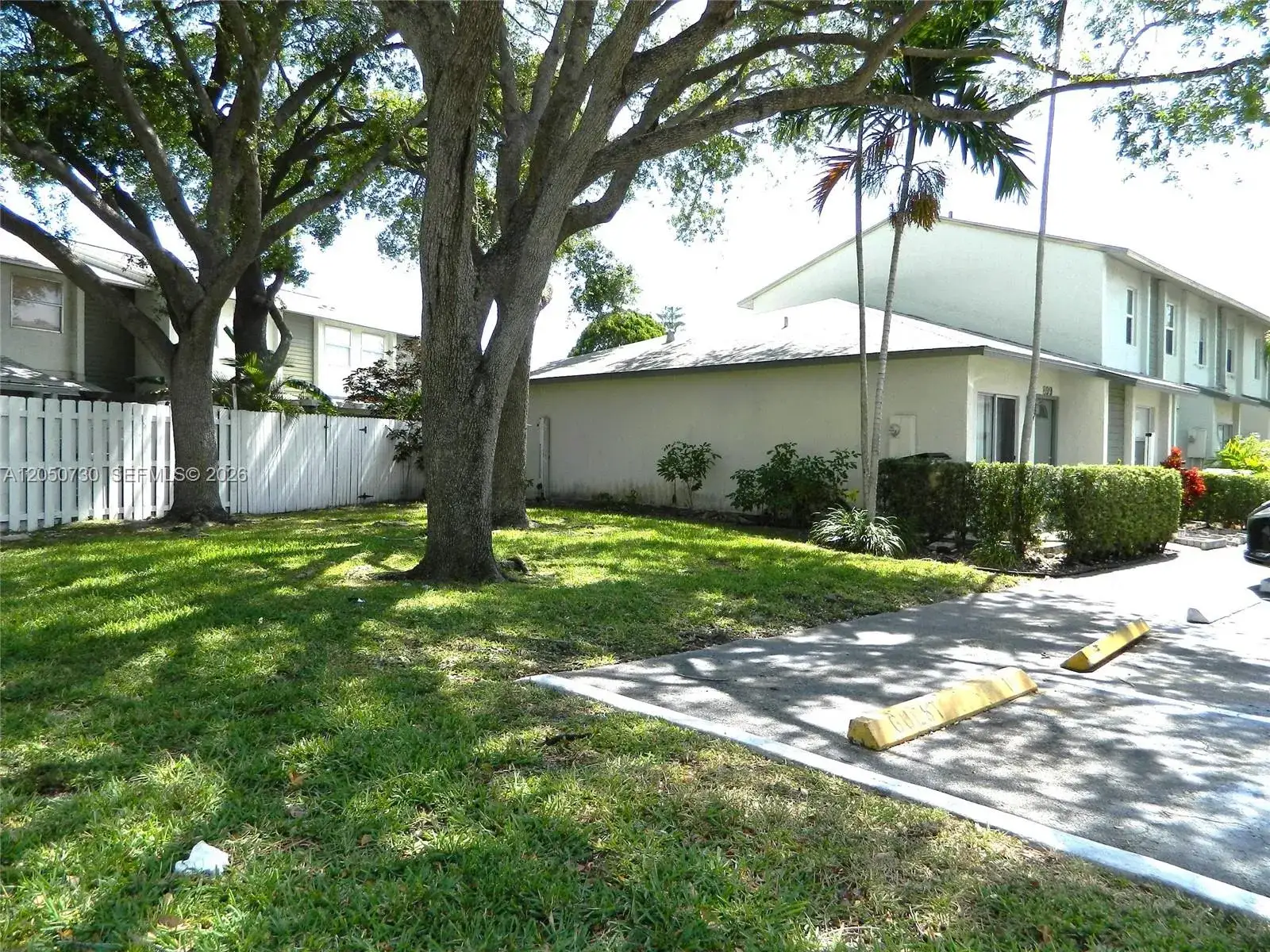 899 Crystal Lake Dr # 899, Deerfield Beach FL 33064