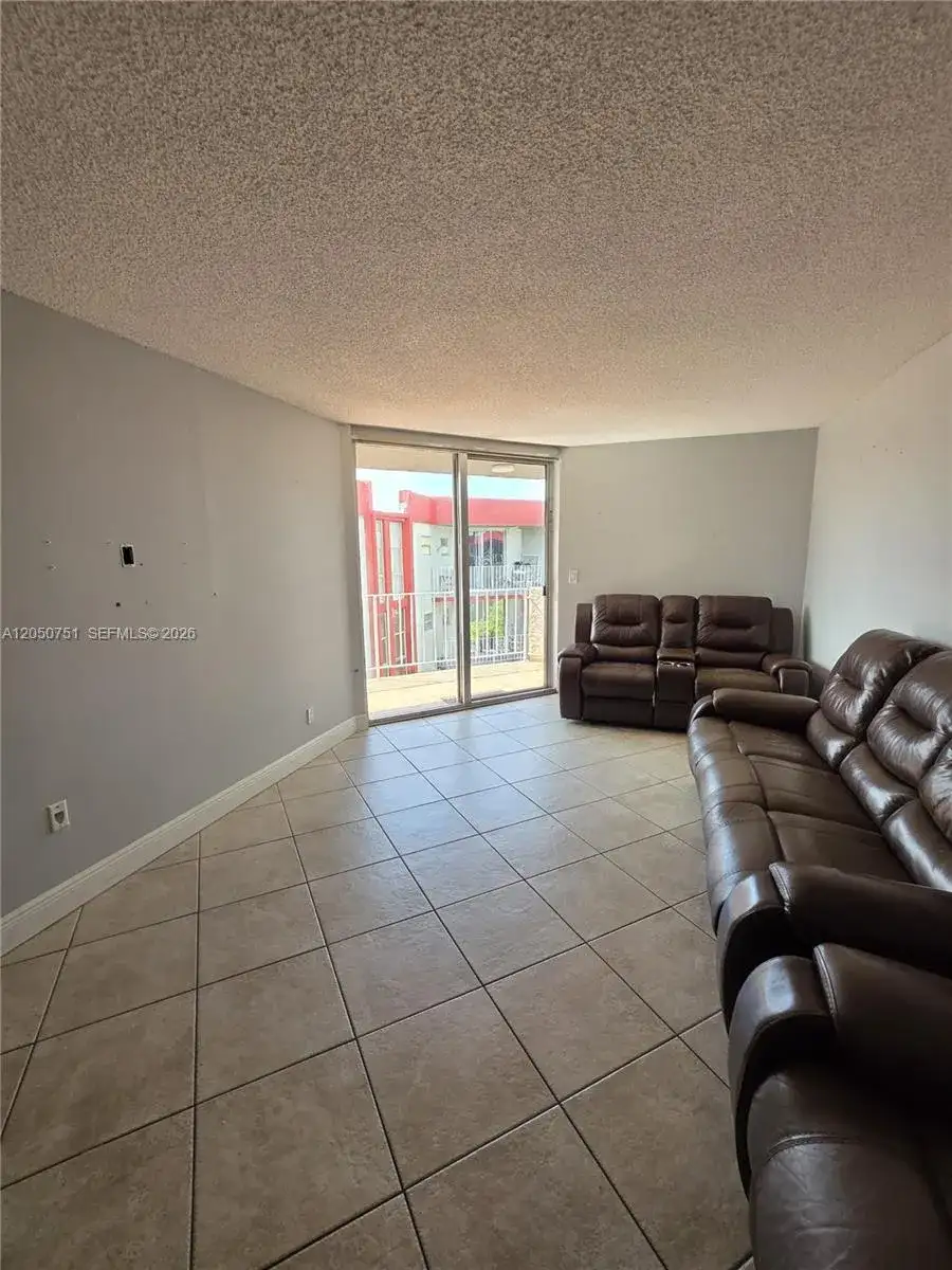 1750 W 46th St # 520, Hialeah FL 33012 photo 4
