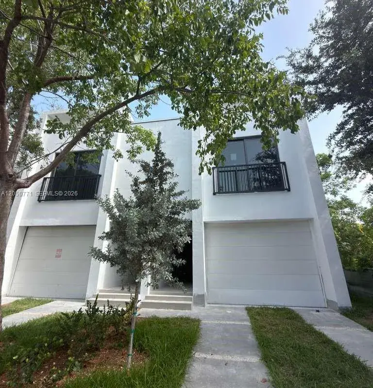 138 NW 33rd St, Miami FL 33127