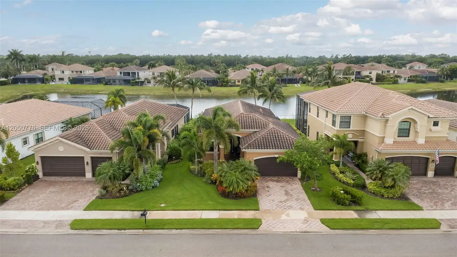 3694 Pleasant Springs, Naples FL 34119 photo 2